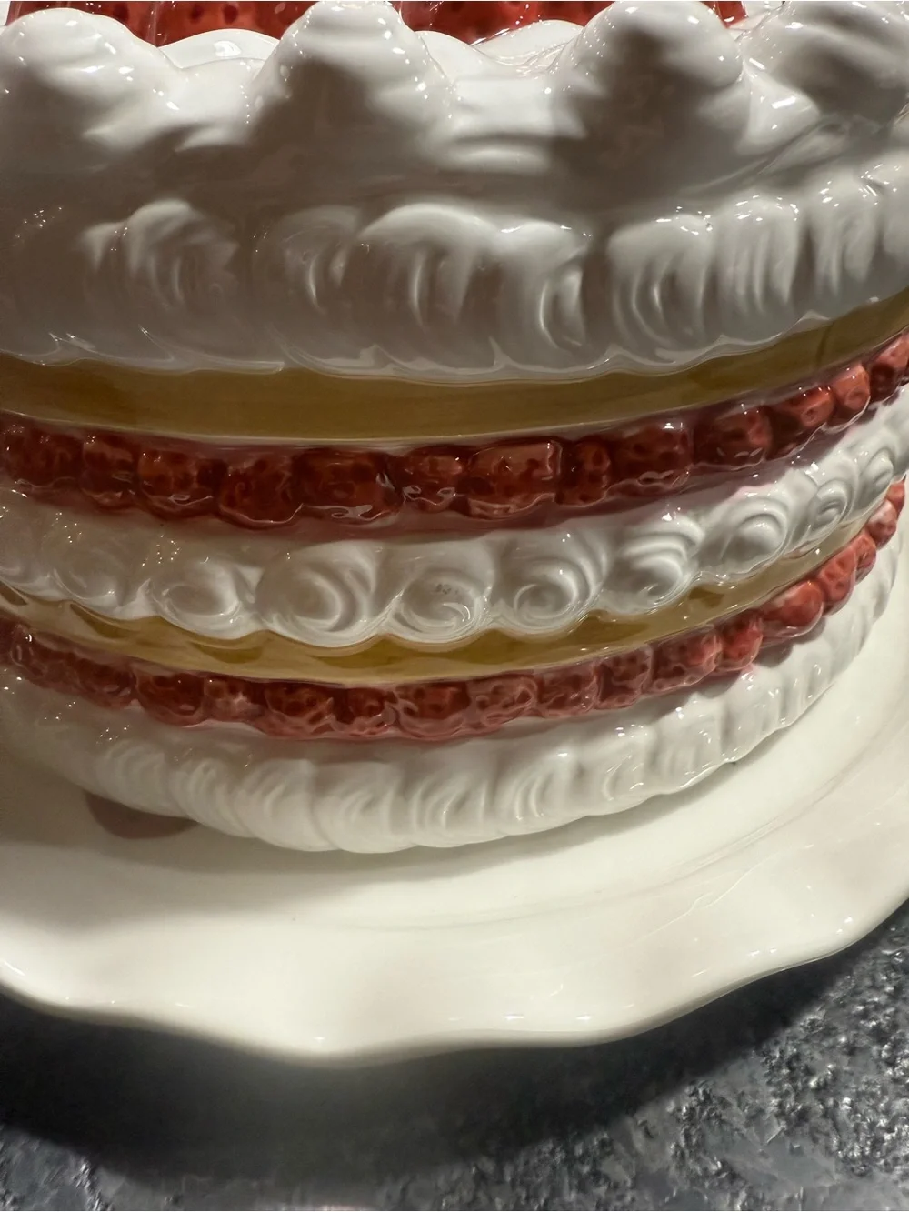 NWT Vintage cake plate made by Cardinal inc. cake dome and platter